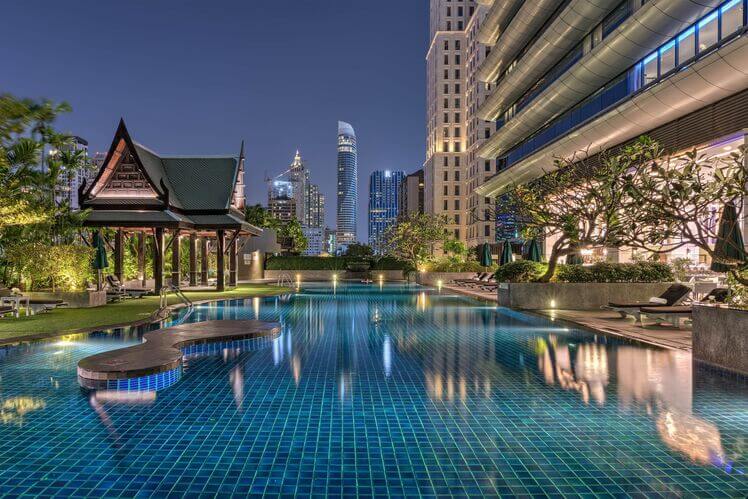 The Athenee Hotel har også flott svømmebasseng. Ikke alle hotel i Bangkok har den muligheten